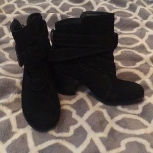 American Eagle booties